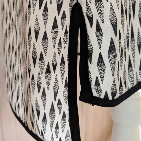 ~SOLD~ NWT Liz Claiborne Piped Blouse Size L - Picture 6 of 8